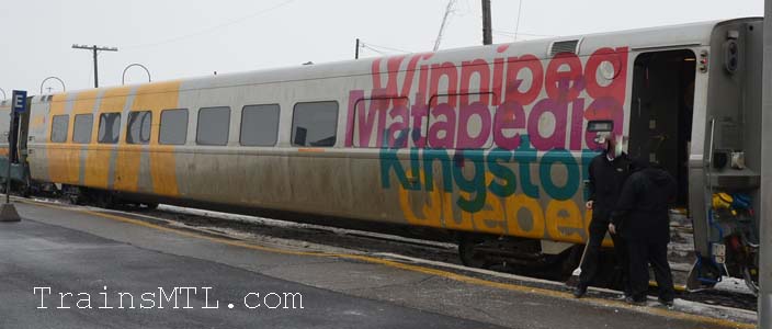 Passenger car VIA 3365 left side with Canada 150 colors/ Wagon de passager VIA 3365 coté gauche avec couleurs Canada 150